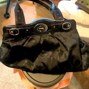 coach bag-barely used in perfect condition